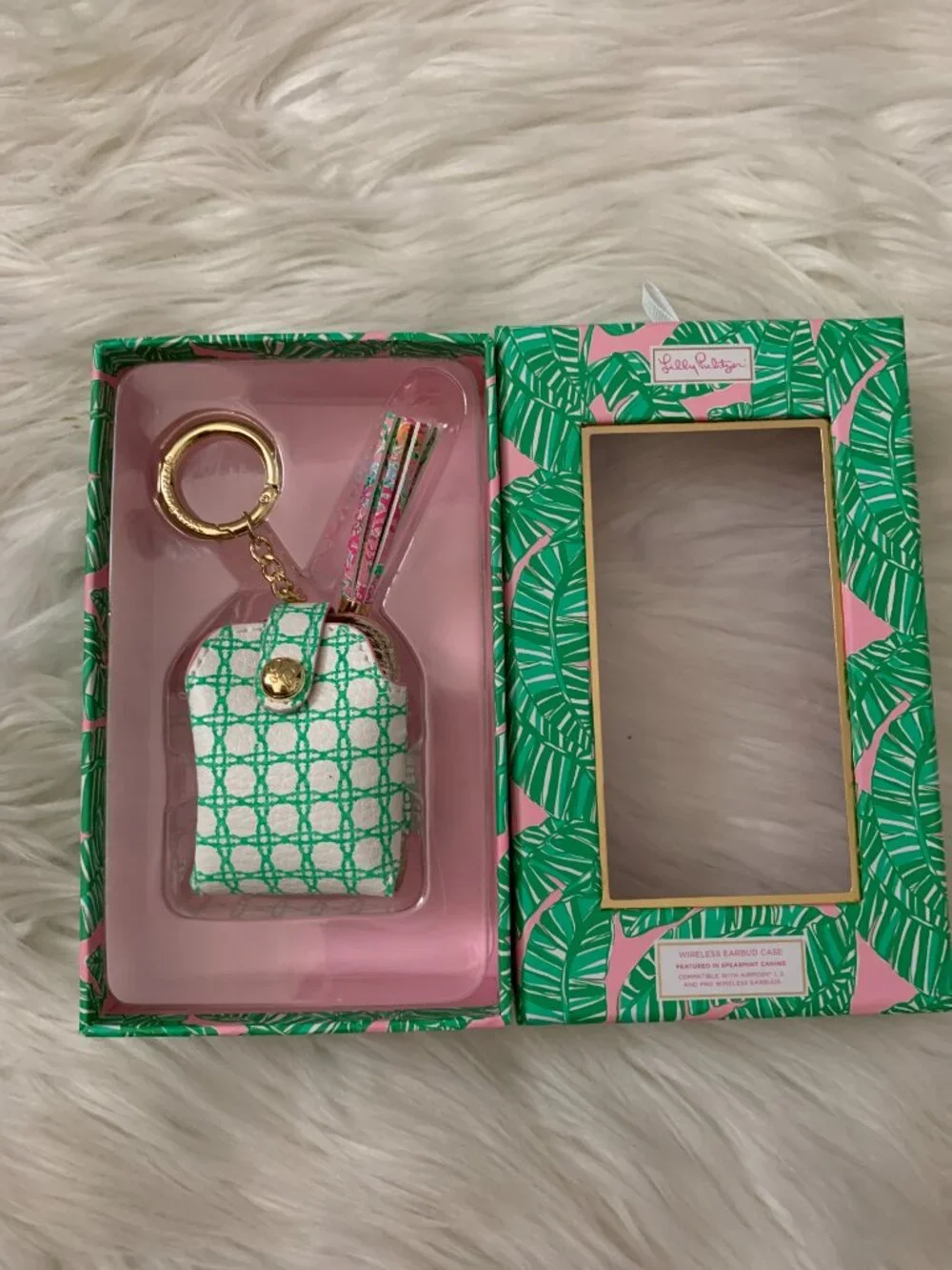 LILLY PULITZER Spearmint Caning Wireless Earbud Case in Green/White